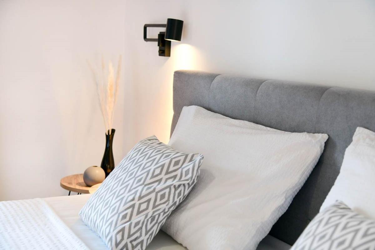 Apartment D & Studio L Dobrinj 외부 사진