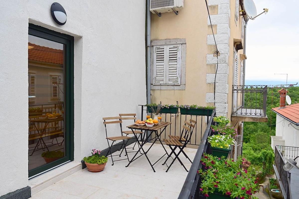 Apartment D & Studio L Dobrinj 외부 사진