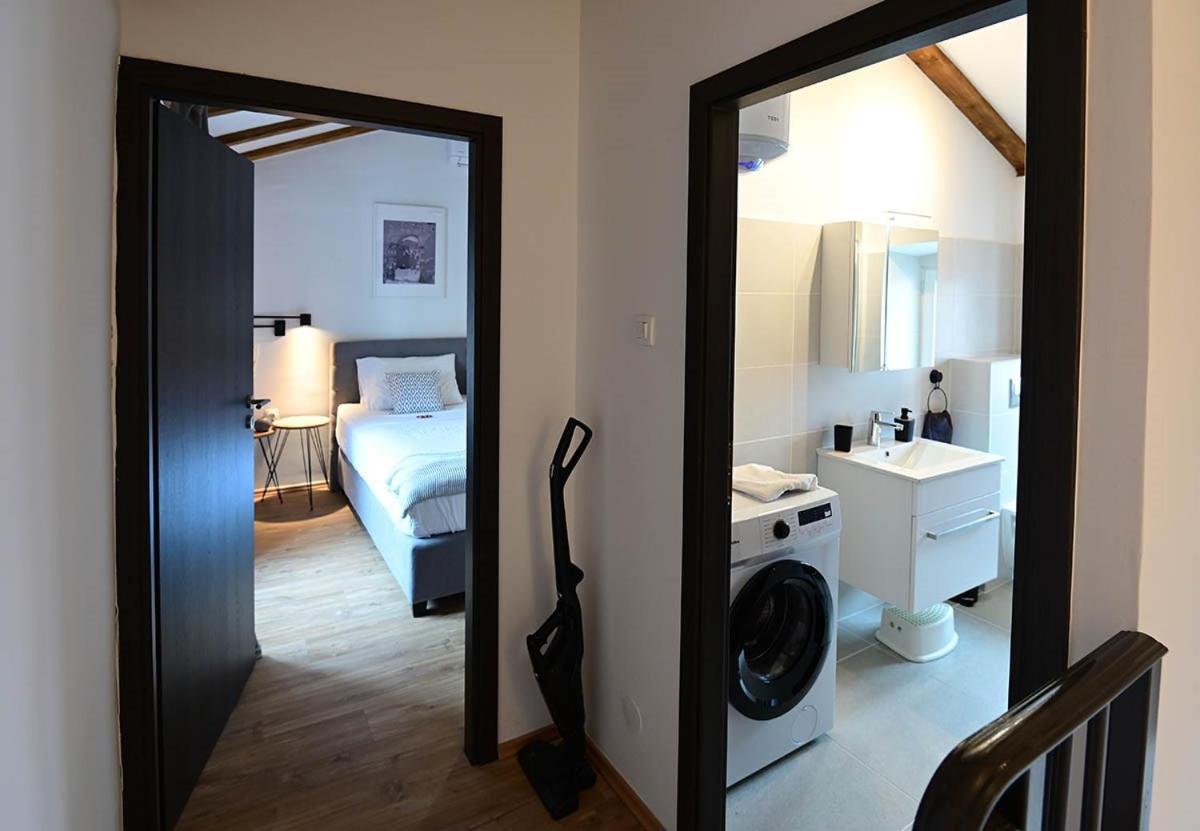 Apartment D & Studio L Dobrinj 외부 사진